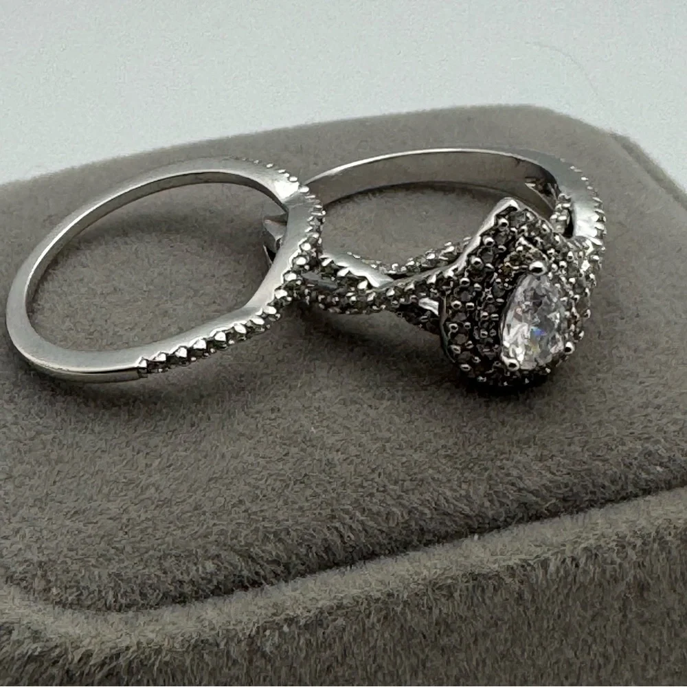 Beautiful Sterling Silver Pear CZ Halo 2-Piece Ring Set Size 6.5